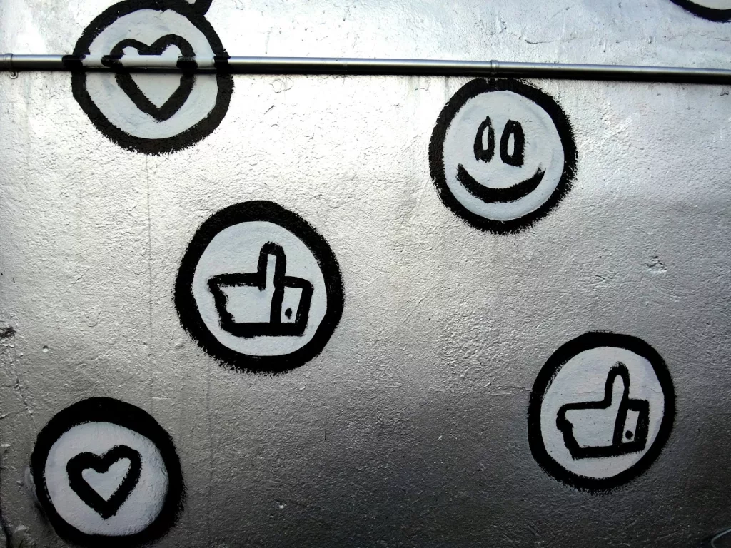 社群經營
https://unsplash.com/photos/a-bunch-of-stickers-that-are-on-a-wall-f-PH16nZHKI?utm_content=creditCopyText&utm_medium=referral&utm_source=unsplash