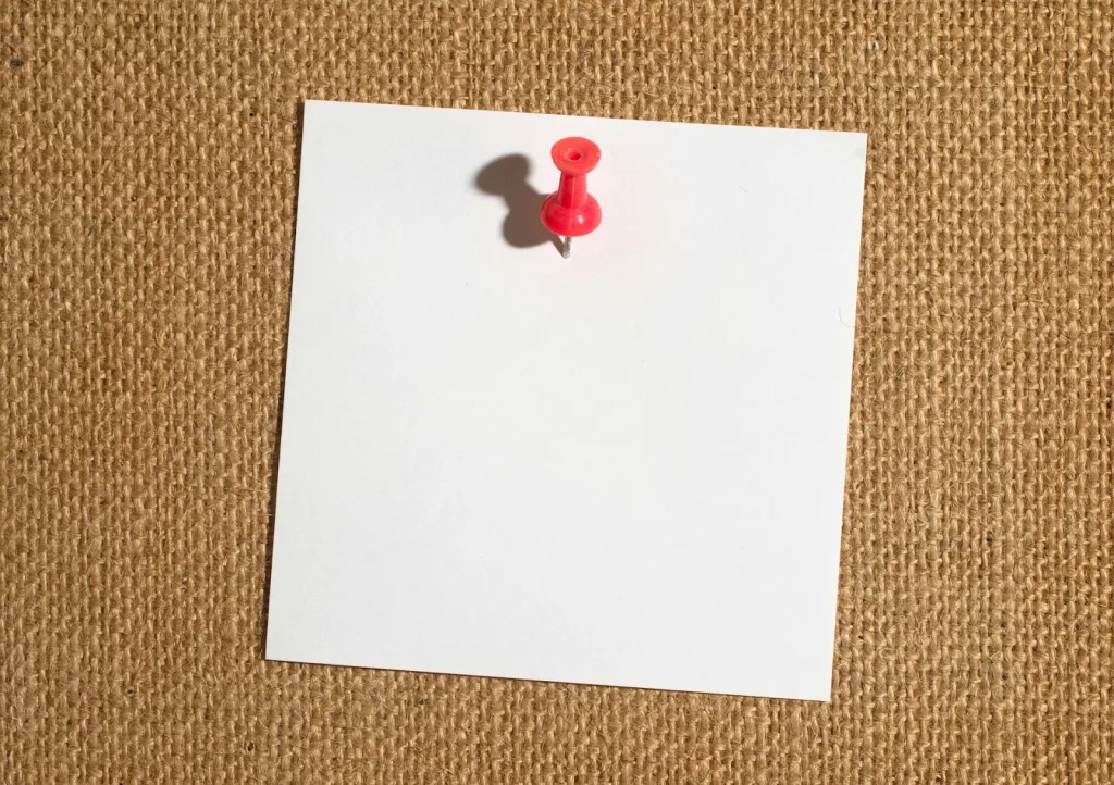 EDM 行銷
https://unsplash.com/photos/white-printer-paper-on-brown-textile-DNDHjMoxO8Q?utm_content=creditCopyText&utm_medium=referral&utm_source=unsplash