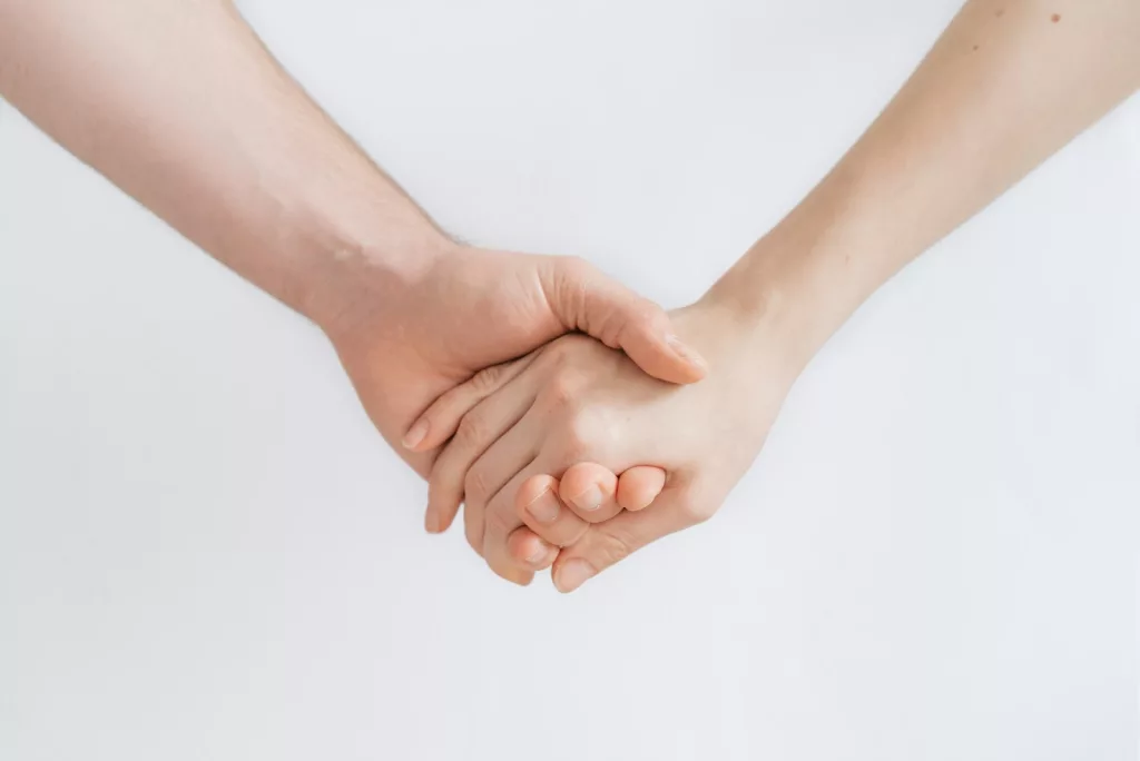 EDM 行銷
https://unsplash.com/photos/woman-and-man-holding-hands-0EVKn3-5JSU?utm_content=creditCopyText&utm_medium=referral&utm_source=unsplash